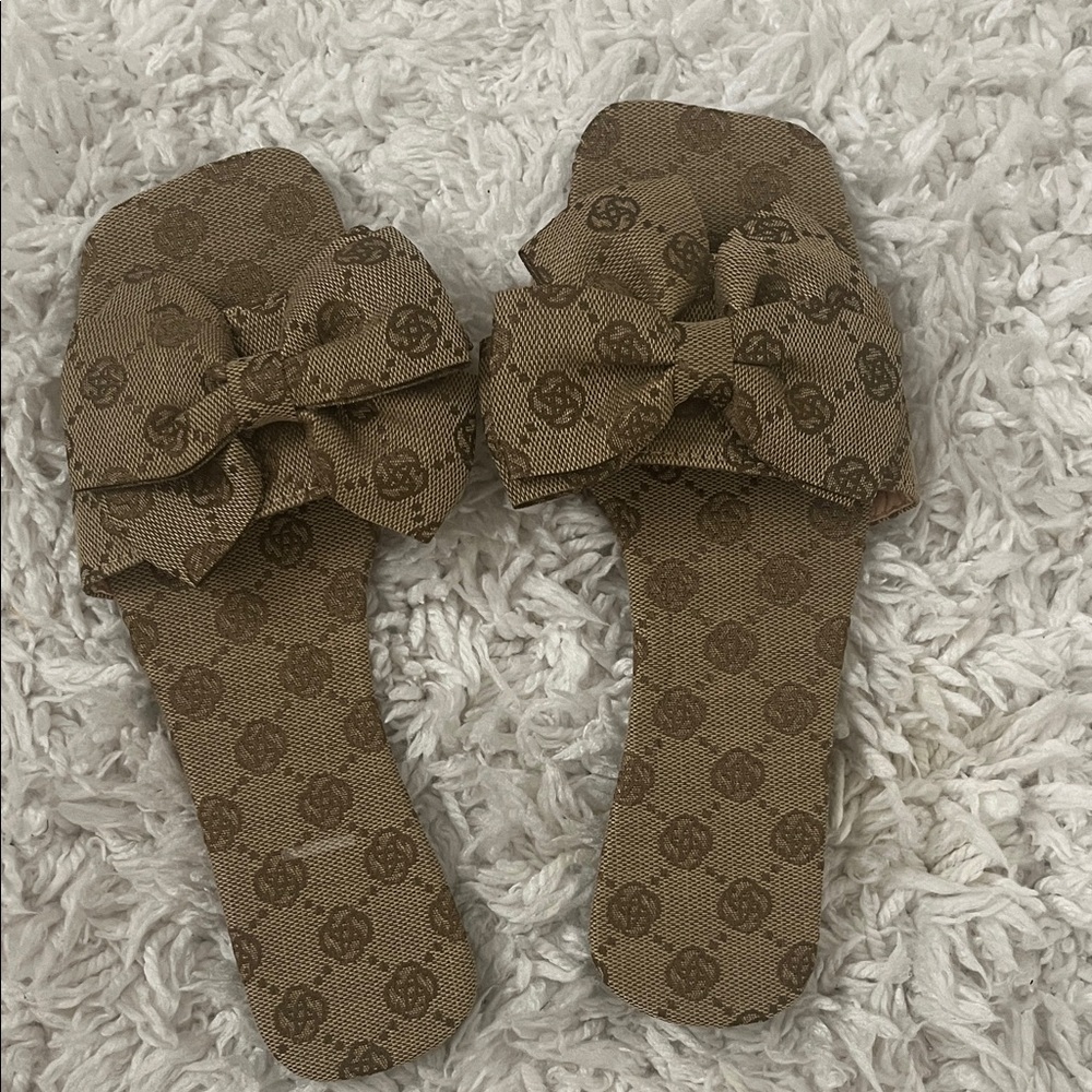 Women’s Bow Sandals 8